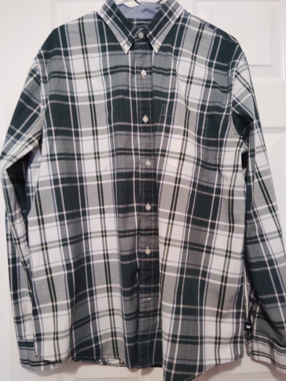 Crown& Ivy Classic fit Plaid Button Down Shirt Men's size large  98% Cotton